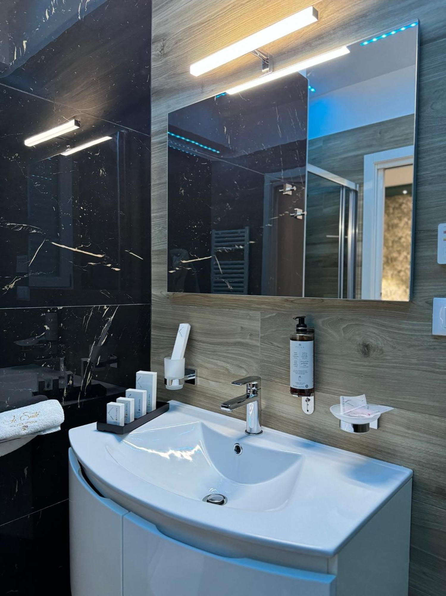 Le Suite Piazza Nuova Фоджиа Экстерьер фото